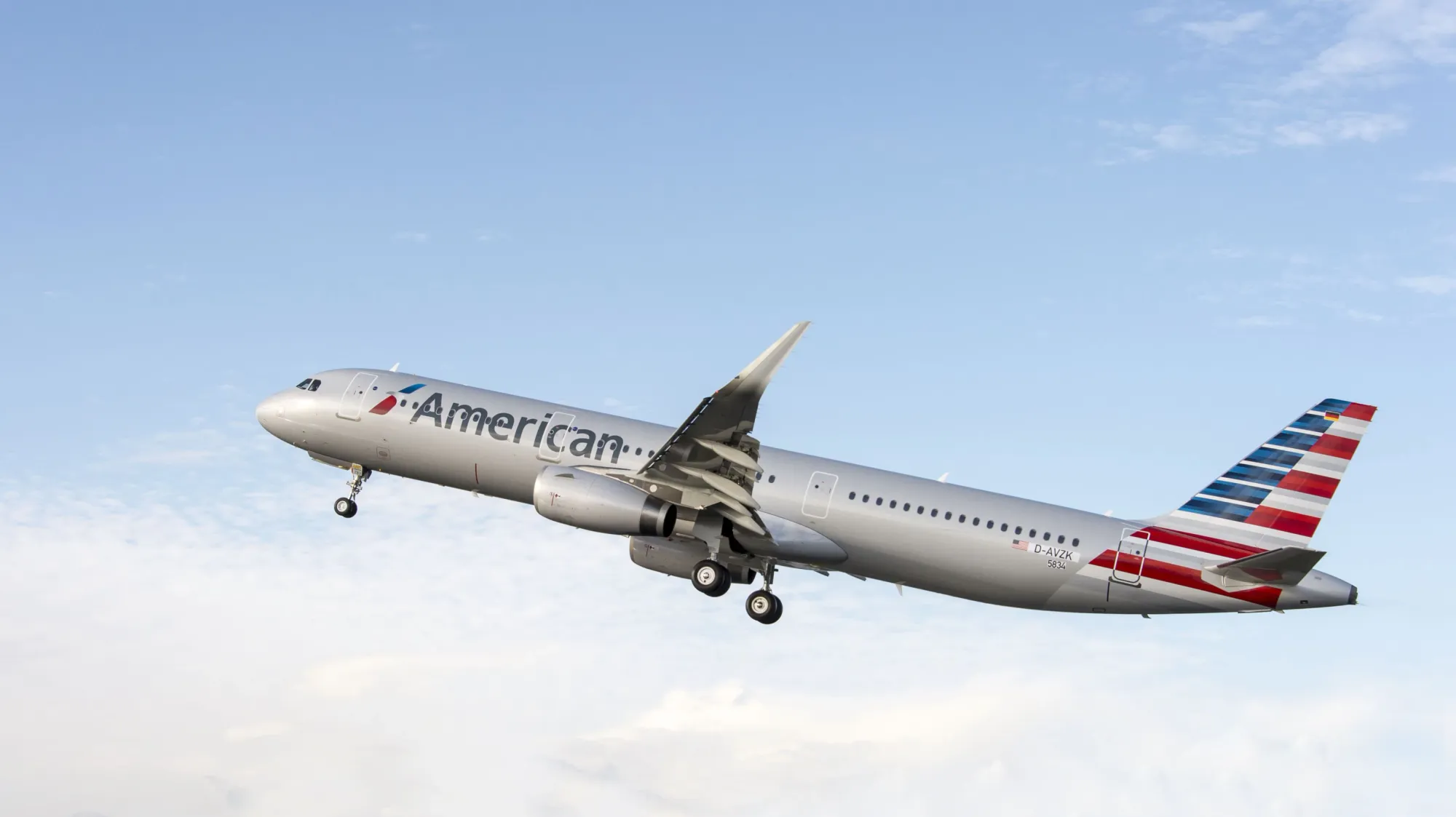 American Airlines Pilot Captain Robert Snow Has Post Vaccine Cardiac Arrest 6 Minutes After Landing Airbus Twin Jet Airliner AAL 1067 at Dallas Airport