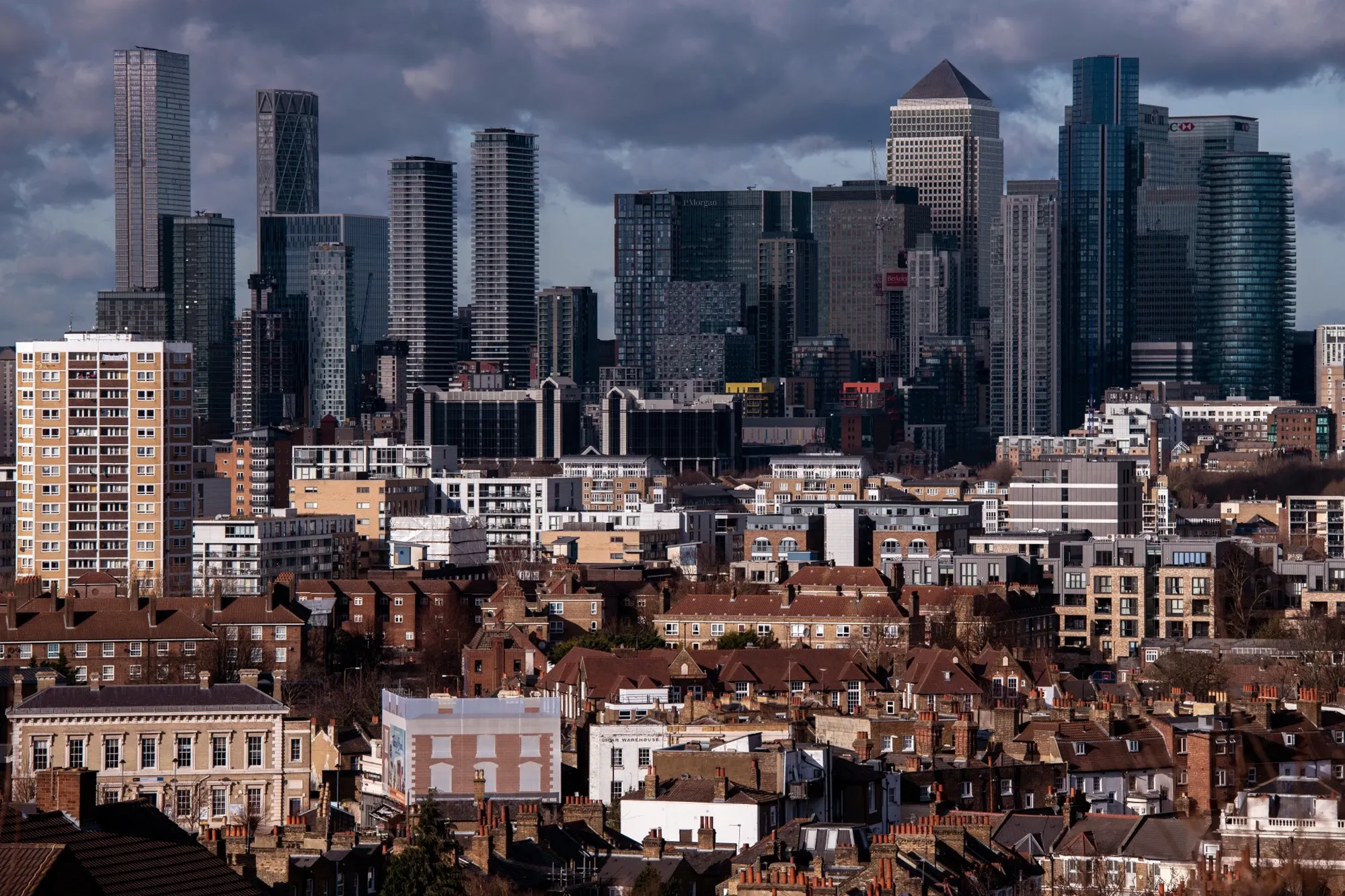  The densely populated Canary Wharf district from the south peninsula.